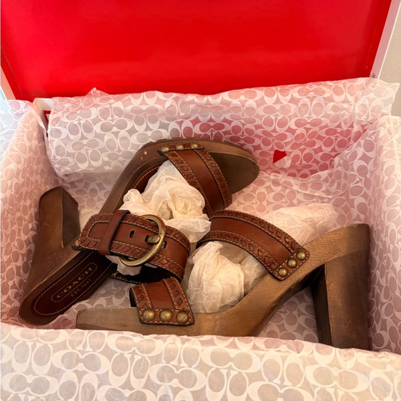 Coach Women's Tan Platform Heels - Picture 4 of 9